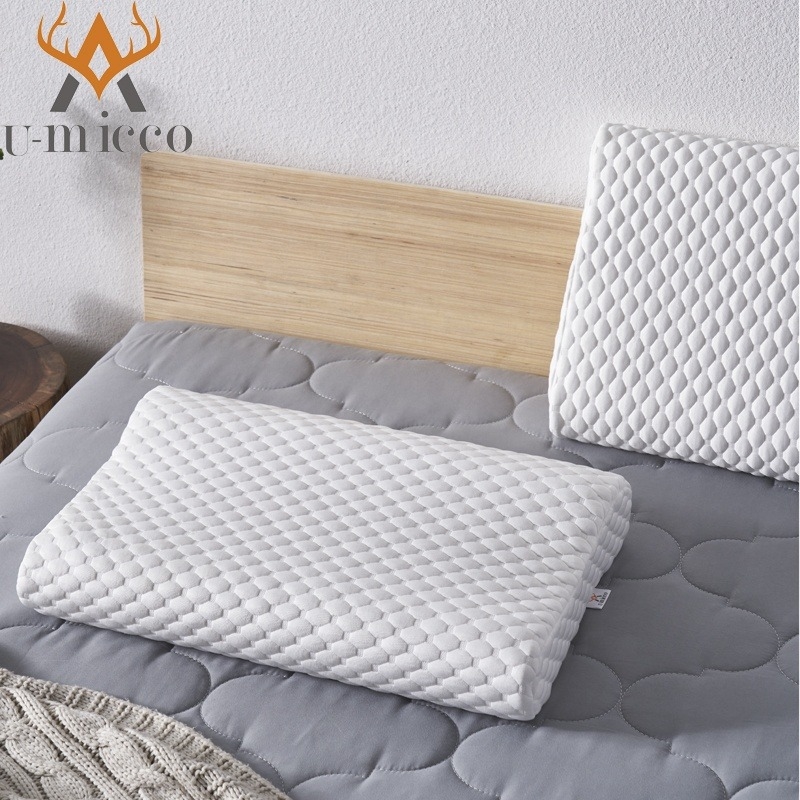 Square Breathable Hypoallergenic Soft Down Alternative Pillow